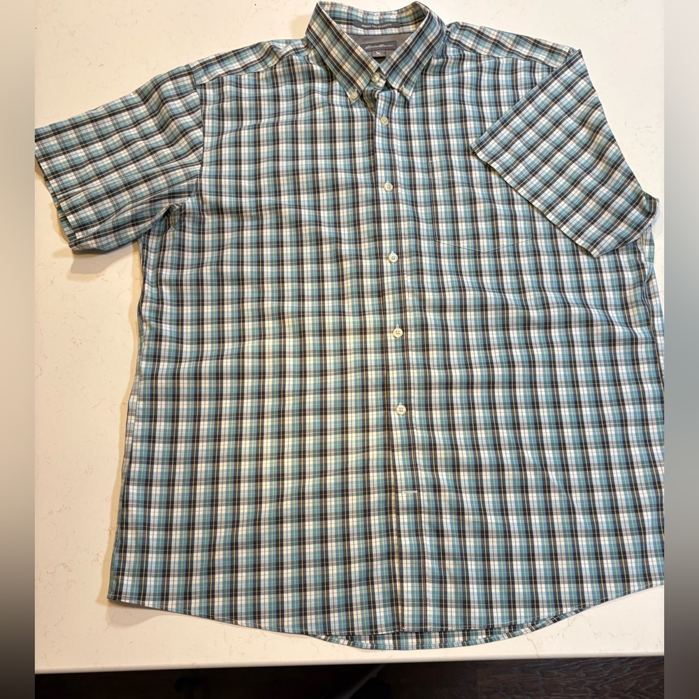 Eddie Bauer Blue and White Casual Button Down MensShirt. XL. EUC LIKE NEW